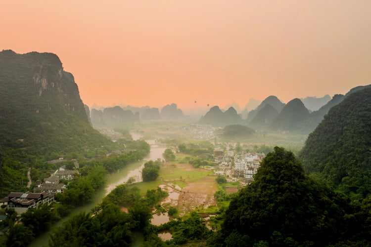 Yangshuo by E‑Scooter: The Best Photo Locations (Yulong River, Moon Hill, Xingping, Cormorant Fishermen)